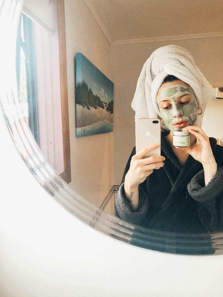 Detoxing Green Clay Mask - Akaia Blends